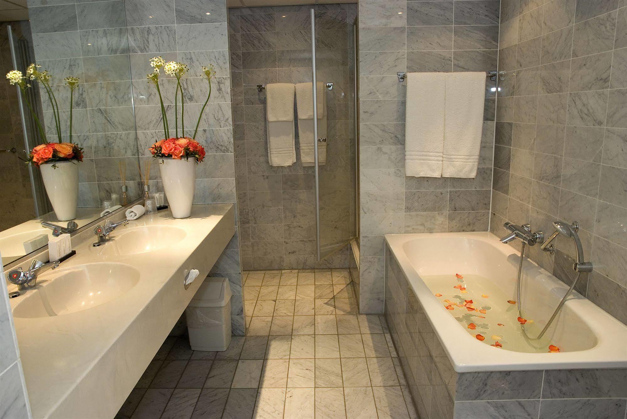 City Hotel Ос Екстериор снимка